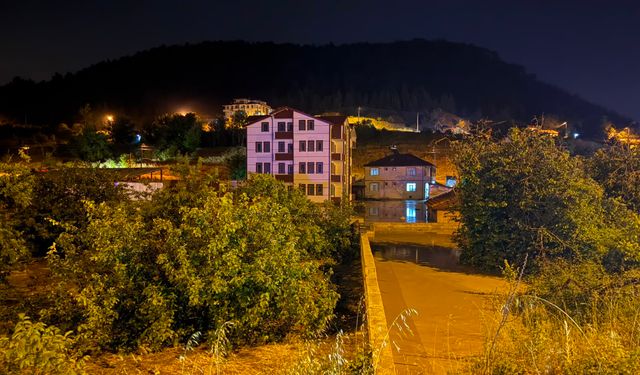 Sakarya'da sağanakta dere taştı; evleri ve tarım arazilerini su bastı