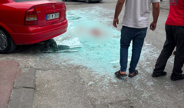 Üzerine cam devrilen Ferhat, hayatını kaybetti