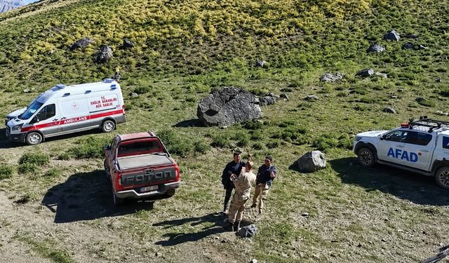 4 bin 135 rakımlı Cilo Sat Dağı'nda kayıp dağcı için arama çalışması başlatıldı