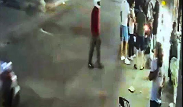 Adana'da kasklı şüpheliden iş yerine silahlı saldırı: 1 yaralı