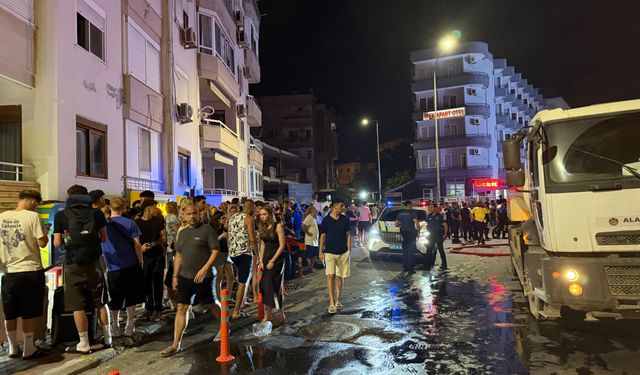 Alanya'da otel çatısında yangın