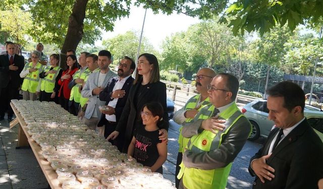 Alevi-Bektaşi Kültür ve Cemevi Başkanlığı'ndan 3 bin kişilik aşure ikramı