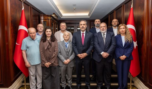 Bakan Fidan, Kırım Tatar halkının milli lideri Kırımoğlu ile görüştü