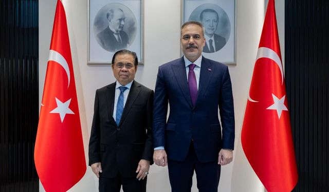 Bakan Fidan, Moro İslam Kurtuluş Cephesi lideri İbrahim ile görüştü