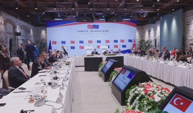Bakan Şimşek: Türkiye, Tek Avro Ödeme Alanı'na (SEPA) katılım için niyet mektubunu Avrupa Ödemeler Konseyi'ne iletti