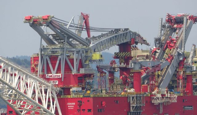 Boru döşeme gemisi, Çanakkale Boğazı'ndan geçti