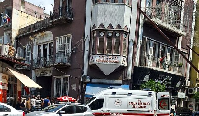 Çay içerken başına beton parçası düştü