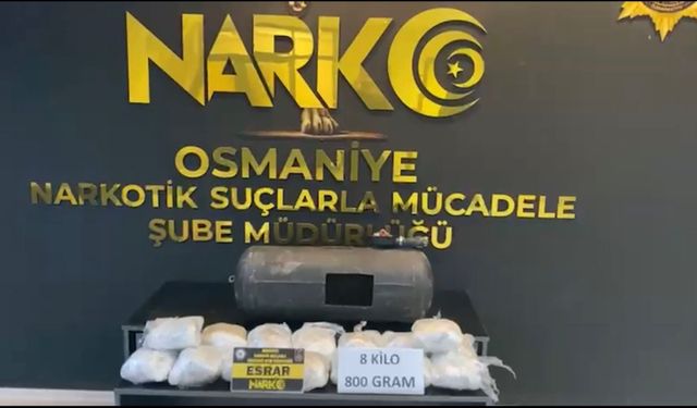 Çekici üzerinde taşınan otomobilin LPG tankından 8,8 kilo esrar çıktı