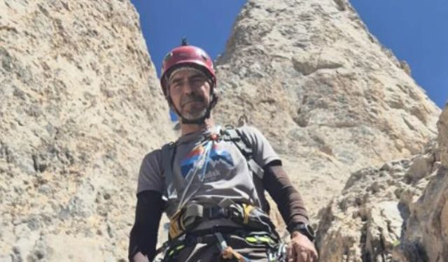 Cilo Sat Dağı'nda kaybolan dağcıyı arama çalışmaları 3'üncü gününde