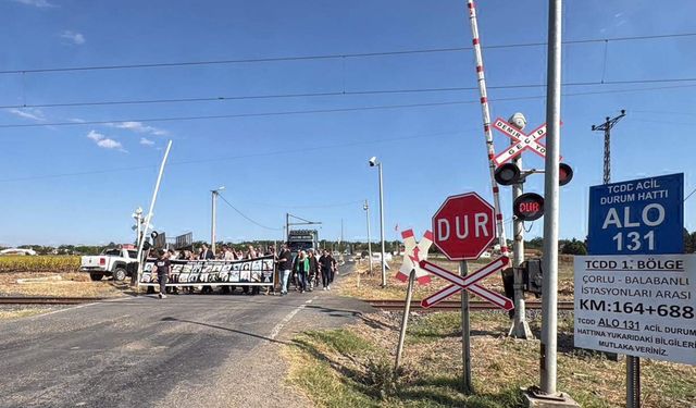 Çorlu'daki tren kazasında ölen 25 kişi için anma töreni düzenlendi