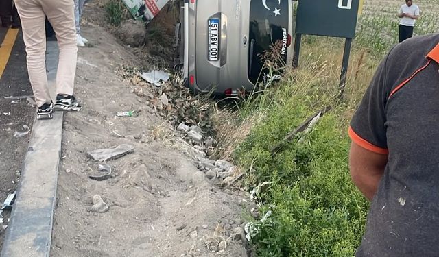 Hafif ticari araçla çarpışan motosikletin 16 yaşındaki sürücüsü öldü
