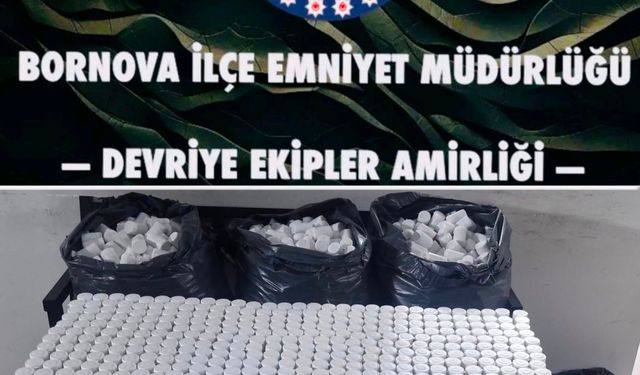 İzmir'de polisten kaçan şüphelinin terk ettiği otomobilde 118 bin sentetik hap ele geçirildi