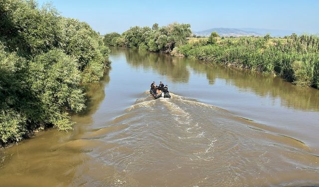 Nehirde boğulan Eda, son yolculuğuna gelinlikle uğurlandı (2)