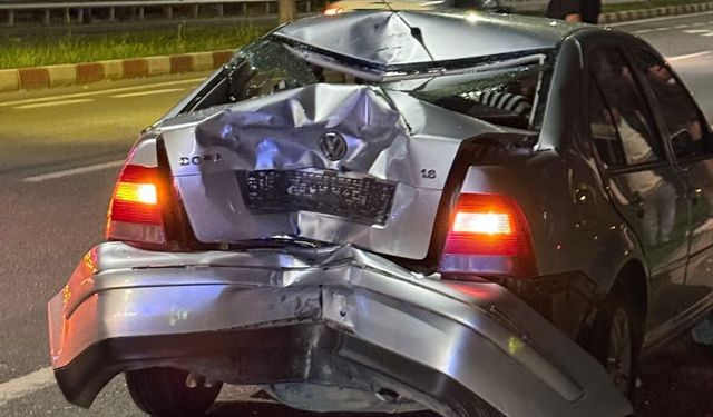 Otomobile çarpan motosikletin sürücüsü ağır yaralandı