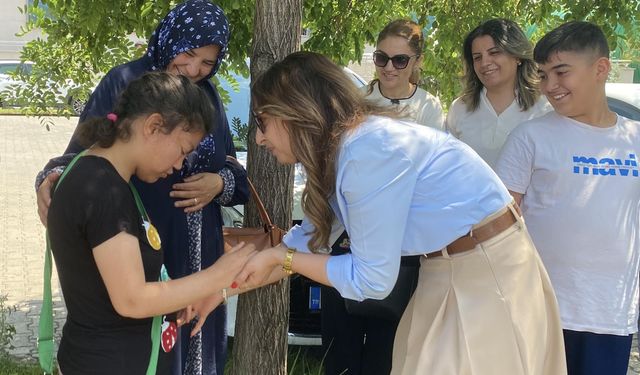 Özel gereksinimli çocuklar ilk kez havuzla buluştu