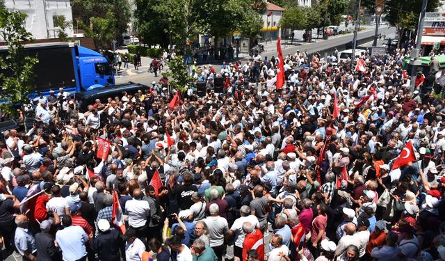 Özgür Özel: En son bir kişi kalsak da biz bu yoldan dönmeyiz