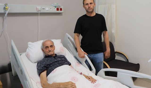 Şehit babasına kapalı yöntemle kalp kapağı değişimi