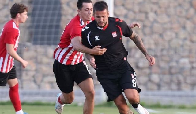 Sivaspor hazırlık maçında Pendikspor ile golsüz berabere kaldı