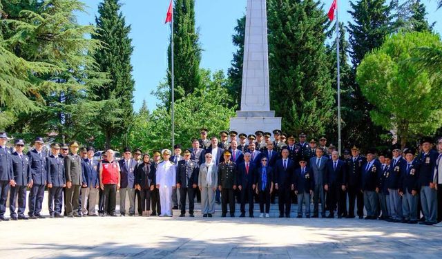 Trakya'da şehitler mezarları başında anıldı