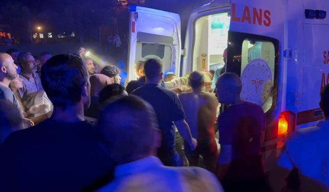 Tunceli'de otomobil takla atıp Munzur Nehri'ne düştü: 2 yaralı
