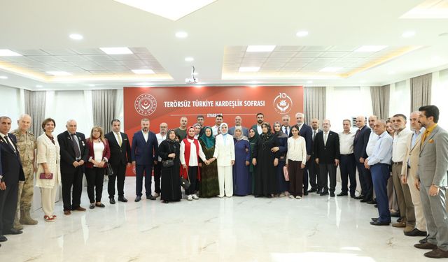 Bakan Göktaş: Terörsüz Türkiye'yi şehit yakınlarımız ve gazilerimizle birlikte inşa ettik
