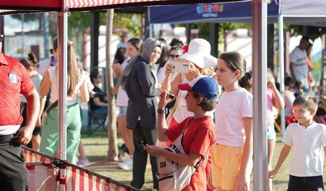 Çanakkale'de festivalin keyfini çocuklar çıkardı