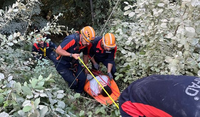 Çarpışan 2 ATV'den biri uçuruma devrildi; 2 yaralı