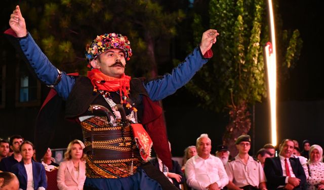 Demirci'de Kurtuluş Festivali kortej yürüyüşüyle başladı