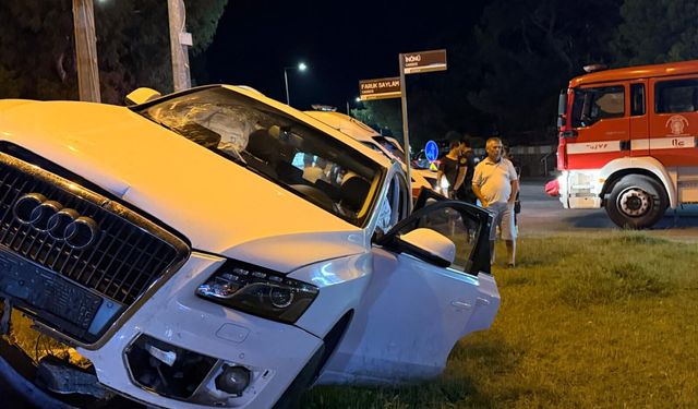 Direksiyon başında baygınlık geçiren sürücü kaza yaptı: 2 yaralı