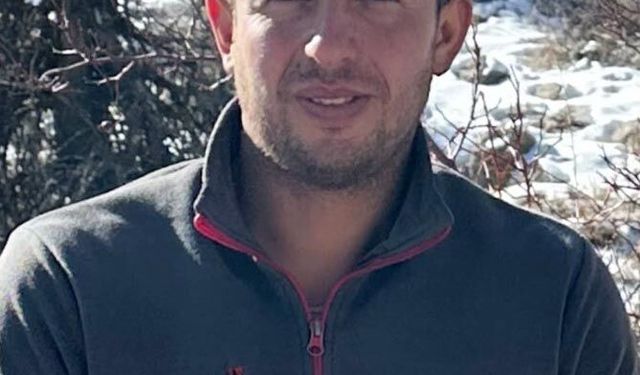 Domuz avında arkadaşını başından vurdu
