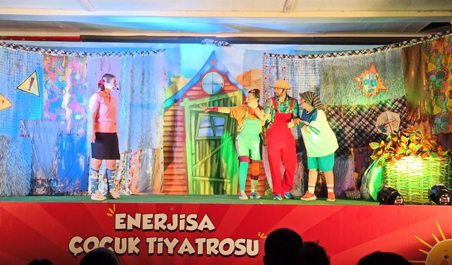 'Enerjimi Koruyorum' çocuk tiyatrosu İskenderun'da çocuklarla buluştu