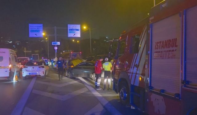 Esenler'de 3 aracın karıştığı zincirleme kaza: 1 ölü 5 yaralı