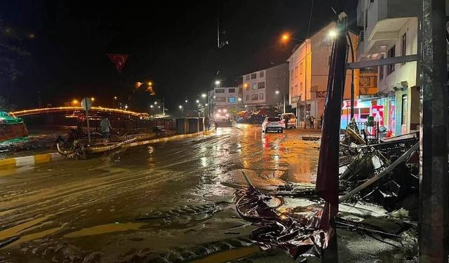 Giresun'da sağanak sel ve taşkına neden oldu; 2 kişi kayıp
