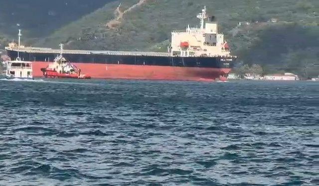 İstanbul Boğazı'nda gemi trafiği çift yönlü askıya alındı -2 / Görüntüyle