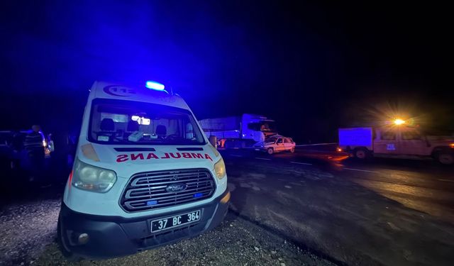 Kastamonu'da TIR ile otomobil çarpıştı: 2 ölü