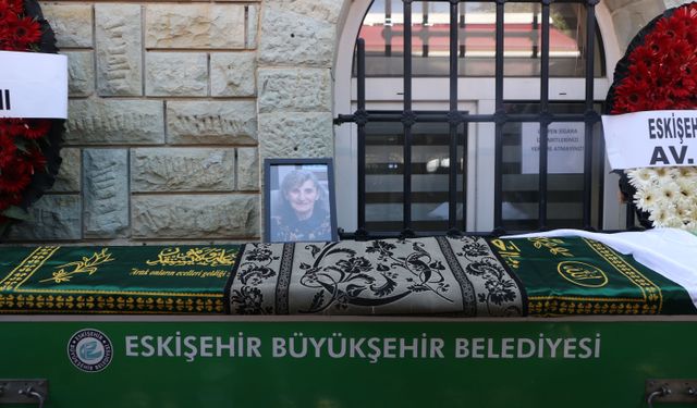 Özgür Özel, Yılmaz Büyükerşen'in kız kardeşinin cenazesine katıldı