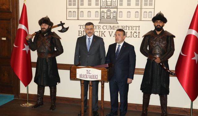 Bakan Çiftçi, Ertuğrul Gazi Türbesi'ni ziyaret etti