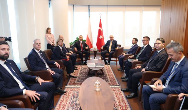Cumhurbaşkanı Erdoğan, Polonya Cumhurbaşkanı Nawrocki ile bir araya geldi