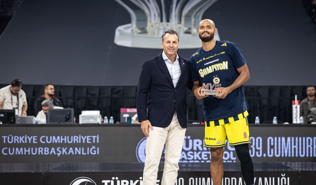 Fenerbahçe Tarfin, şampiyonluk kupasını aldı / Fotoğraf eklendi