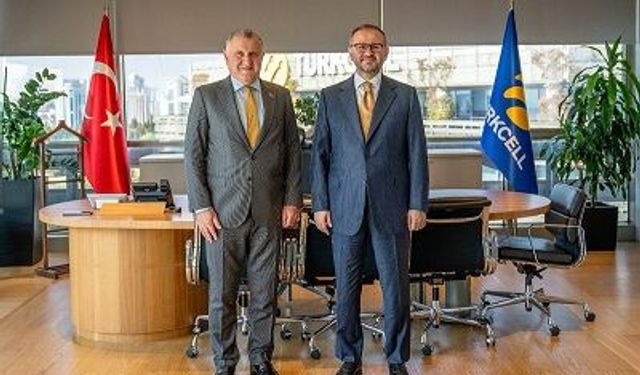 Gençlik ve Spor Bakanı Dr. Bak'tan Turkcell'e nezaket ziyareti