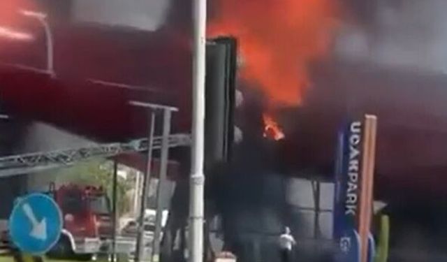 Havacılık Bilim Merkezi olarak kullanılan uçakta yangın / Ek fotoğraflar