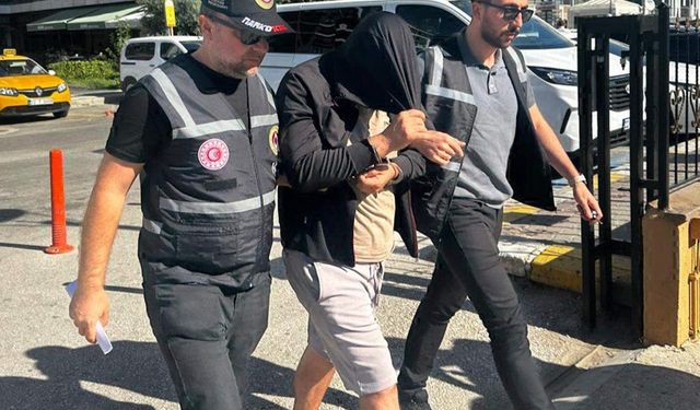 Kapıkule'de TIR'da yurt dışına kaçarken yakalanan Arif Kocabıyık, adliyeye sevk edildi