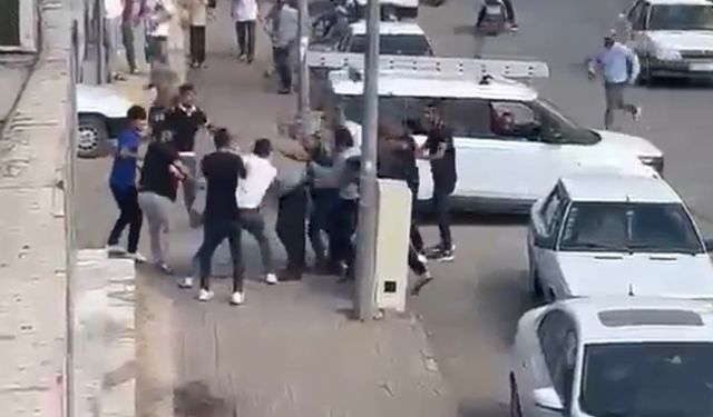 Şanlıurfa'da iki grubun taşlı, sopalı kavgası kamerada; 9 yaralı