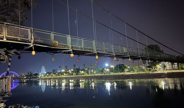 Seyhan Nehri üzerindeki asma yaya köprüsünde yangın