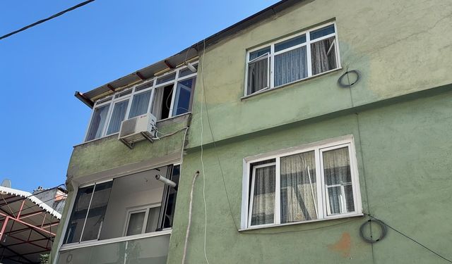 Yakınlarının haber alamadığı çift evlerinde ölü bulundu