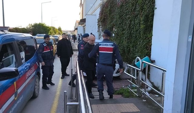 Adana'da Çukurova Belediyesi'ne operasyon: 44 gözaltı (2)
