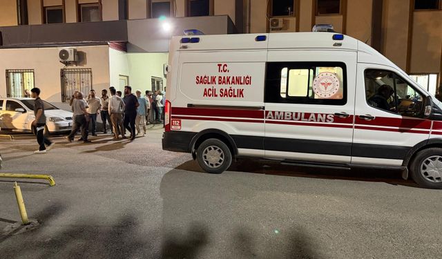 Adıyaman'da otomobil yayalara çarptı; 1'i ağır, 2 yaralı