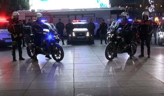 Ankara'da TDT 13. Devlet ve Hükümet Başkanları Zirvesi kapsamında asayiş ve trafik denetimi yapıldı