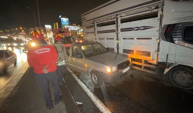 Avcılar'da 4 aracın karıştığı zincirleme kaza: 4 yaralı