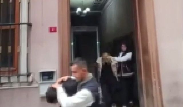 Beyoğlu'nda camide döviz hırsızlığı kamerada: Şüpheli 620 dakikalık kayıt incelenerek yakalandı
